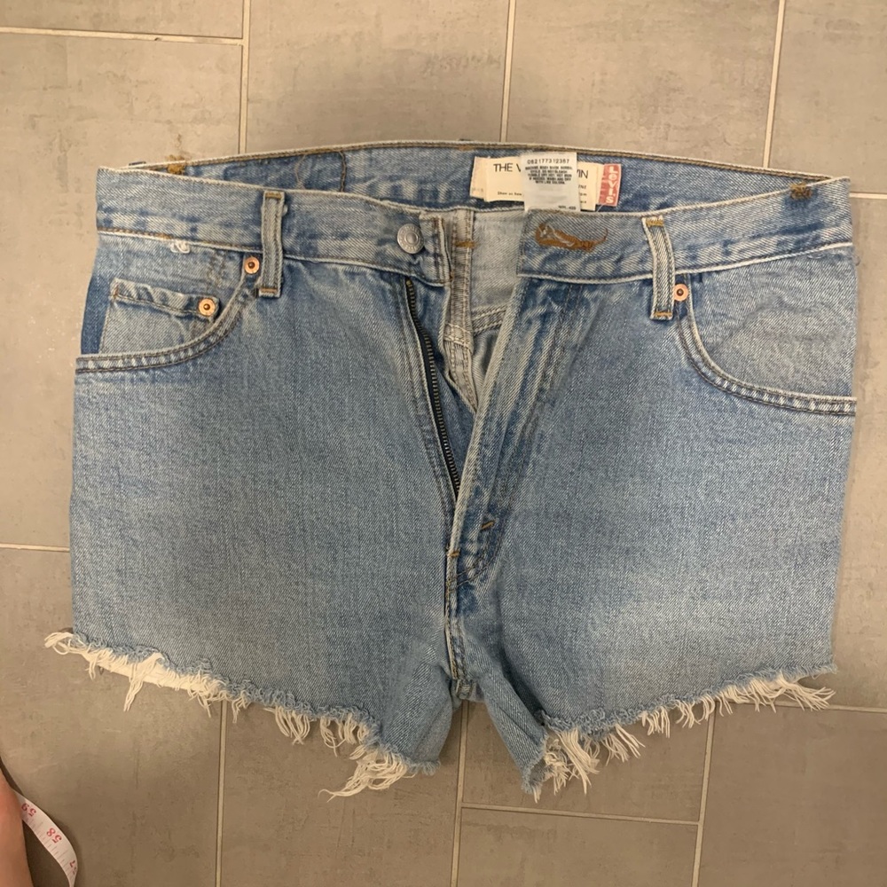 Vintage Levi cut off shorts, size 27/28
